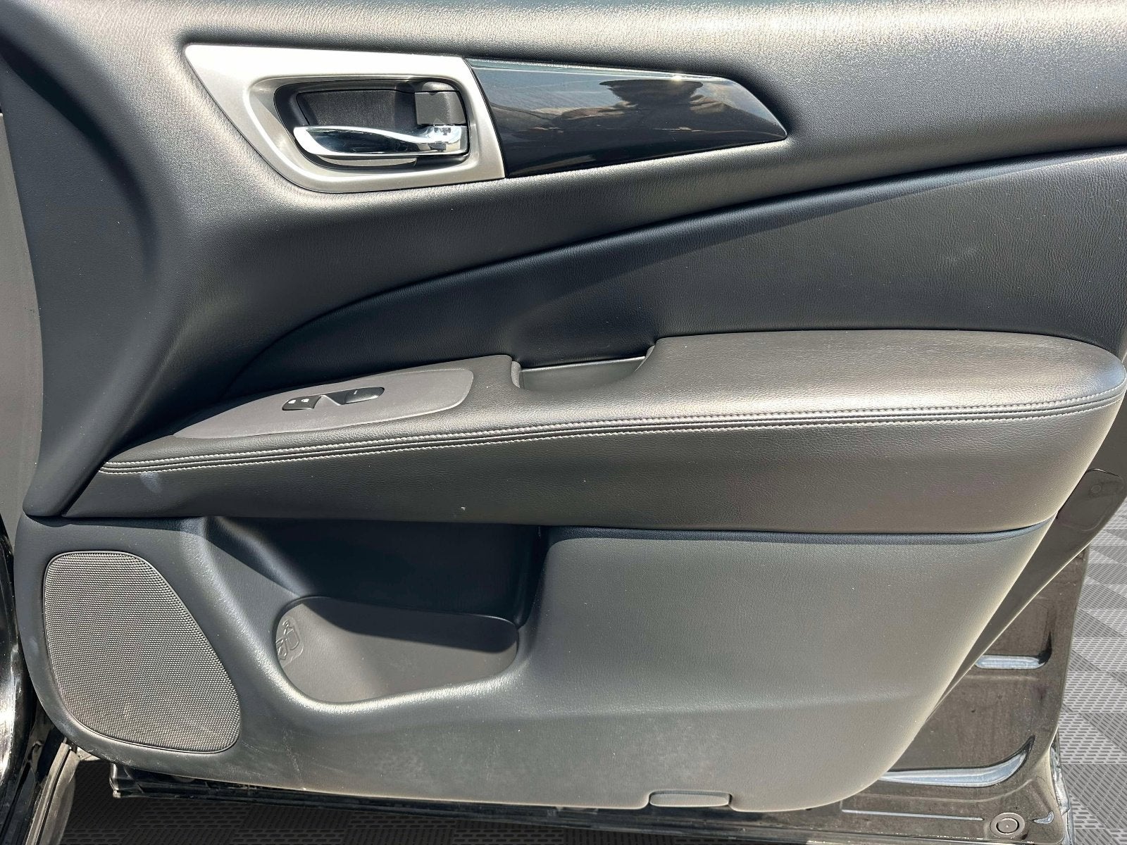 2020 Nissan Pathfinder S