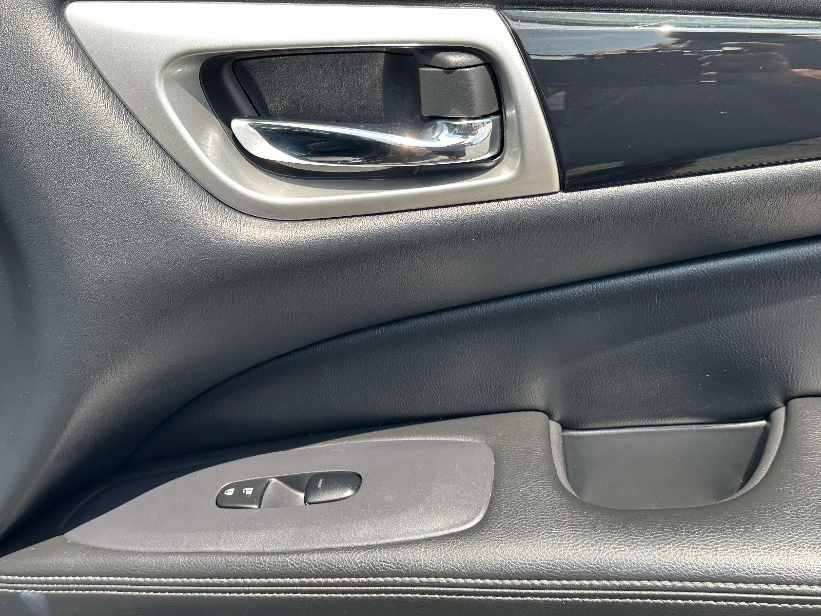 2020 Nissan Pathfinder S