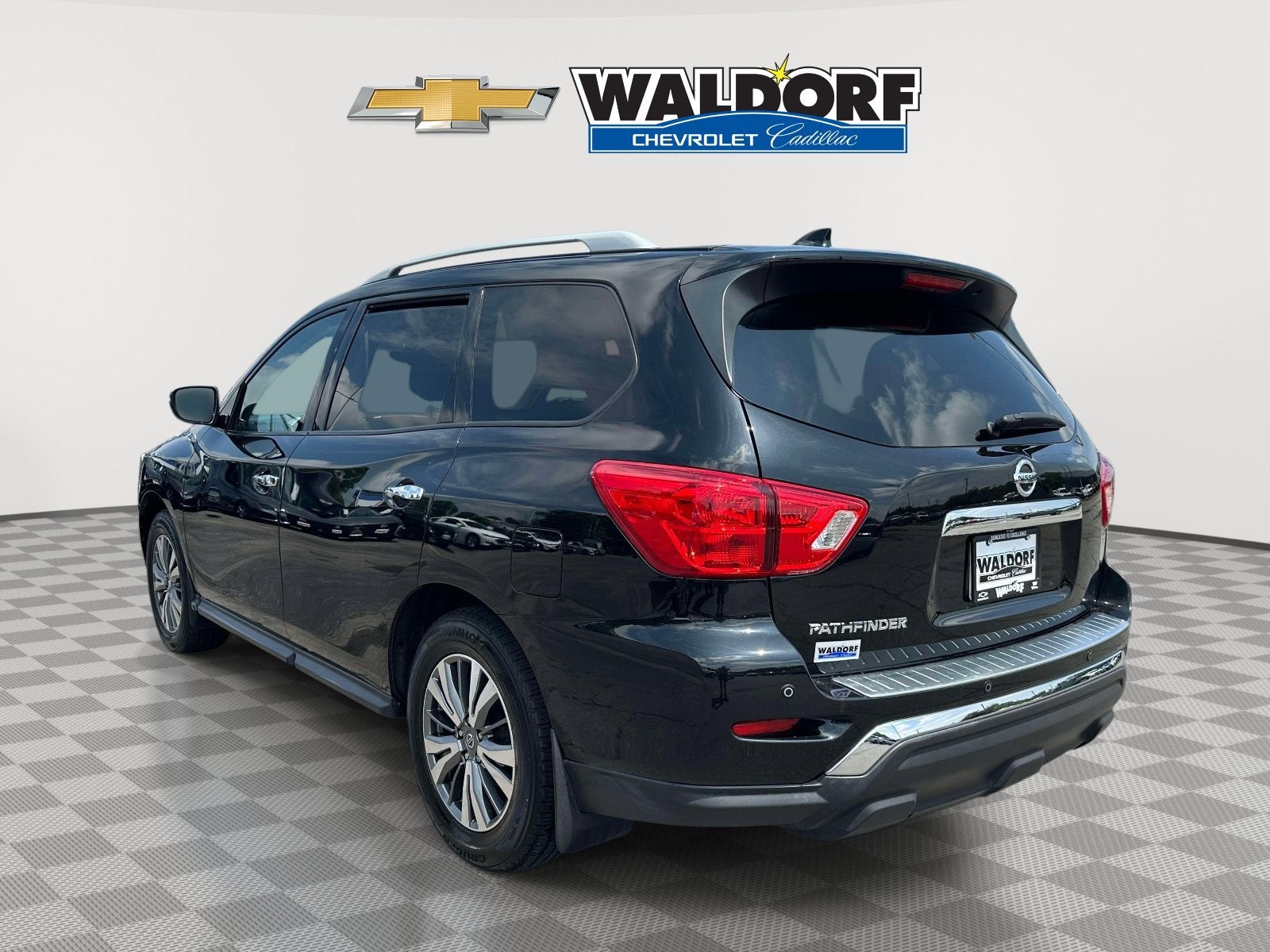 2020 Nissan Pathfinder S