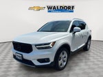 2022 Volvo XC40 Momentum