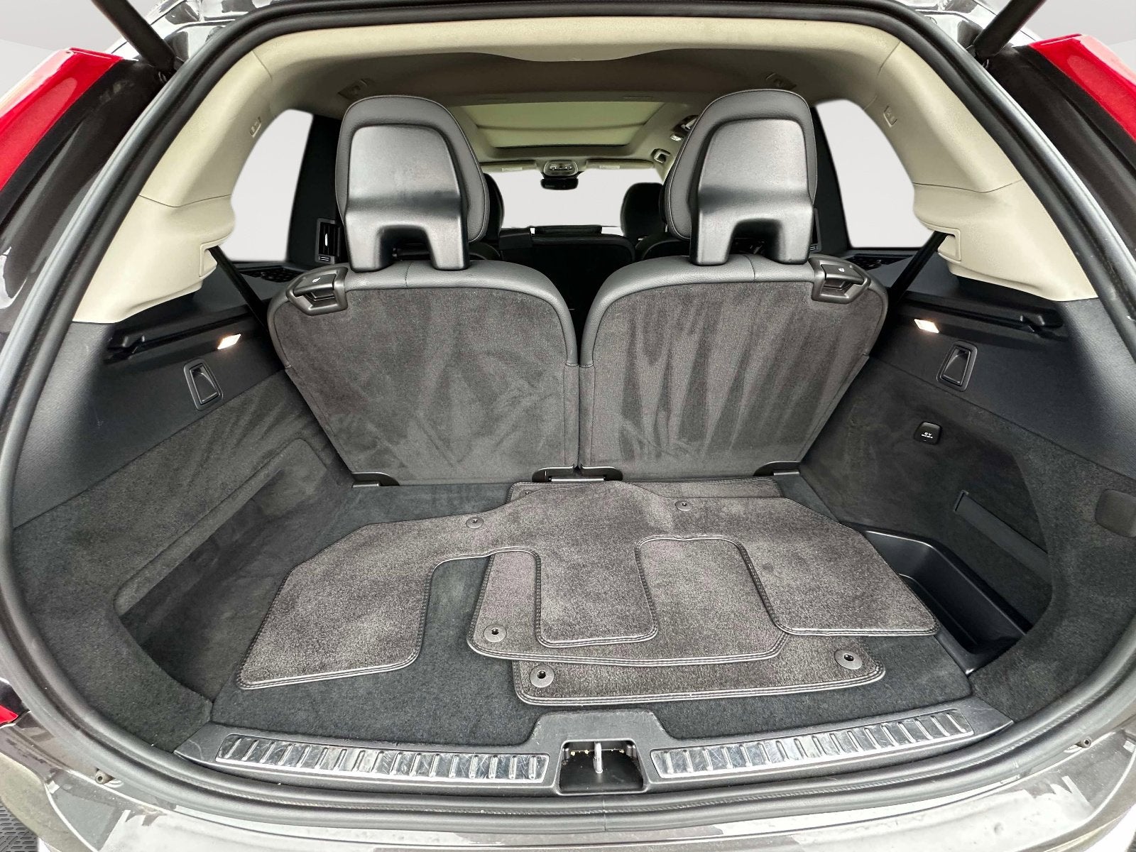 2024 Volvo XC90 Plus Bright Theme