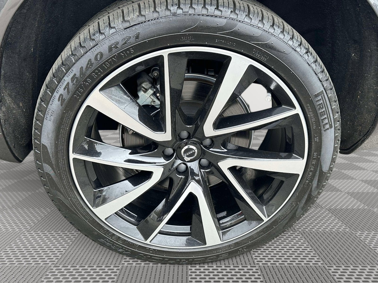 2024 Volvo XC90 Plus Bright Theme